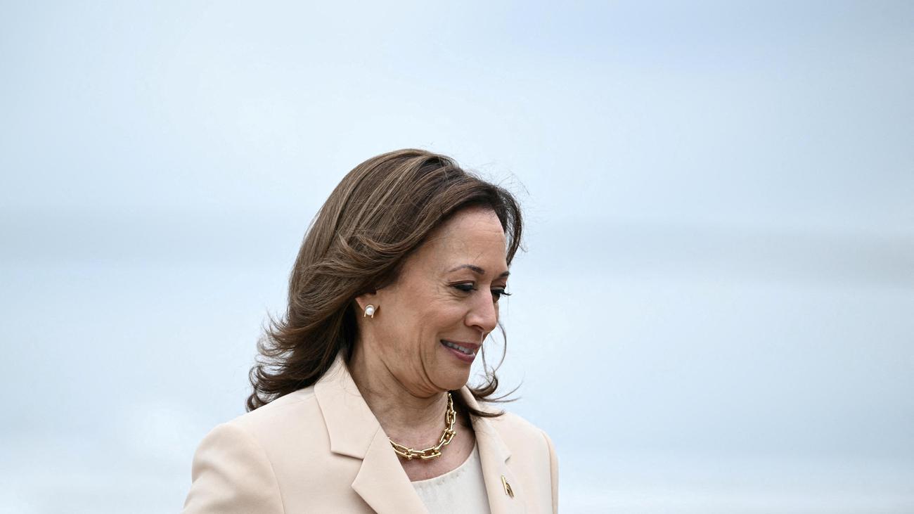 Parteitag der US-Demokraten: US-Demokraten wollen Nominierung von Kamala Harris vorziehen