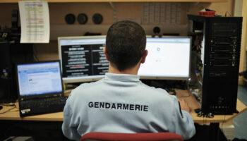 Cyberespionnage : une opération mondiale "de désinfection" en cours, enquête menée à Paris