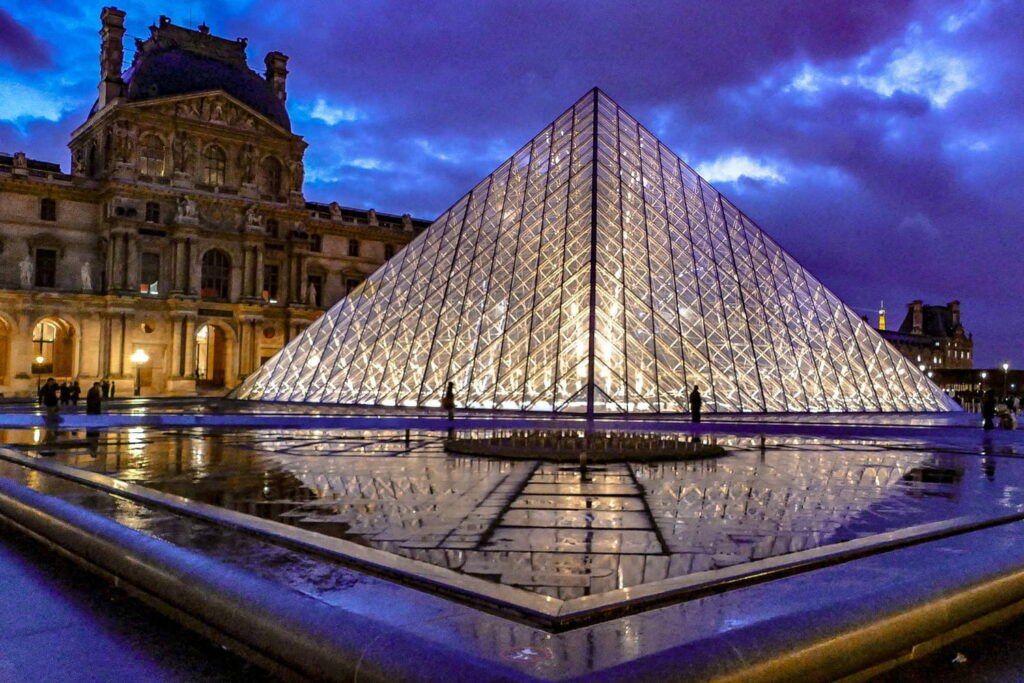 Dîner des chefs d'État au Louvre : du luxe, des invités et des recalés... Les premières images