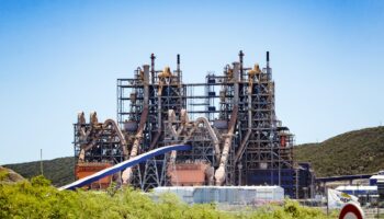Nouvelle-Calédonie : l’usine de nickel KNS annonce le licenciement de ses 1 200 salariés