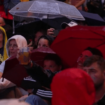 Paris 2024 : malgré la pluie, des spectateurs conquis par la cérémonie d’ouverture