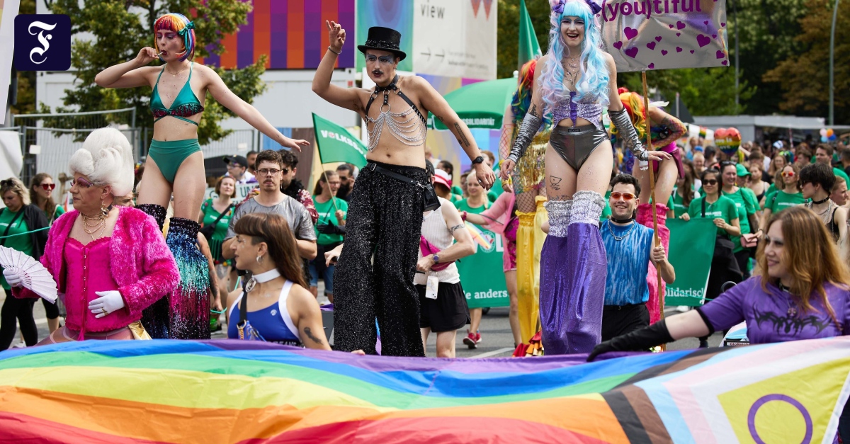 Christopher Street Day: Viel Glitzer und Party auf CSD in Berlin