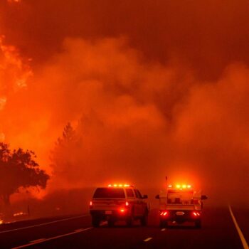 Aux Etats-Unis, des milliers d’évacuations face à un mégafeu qui grossit rapidement en Californie