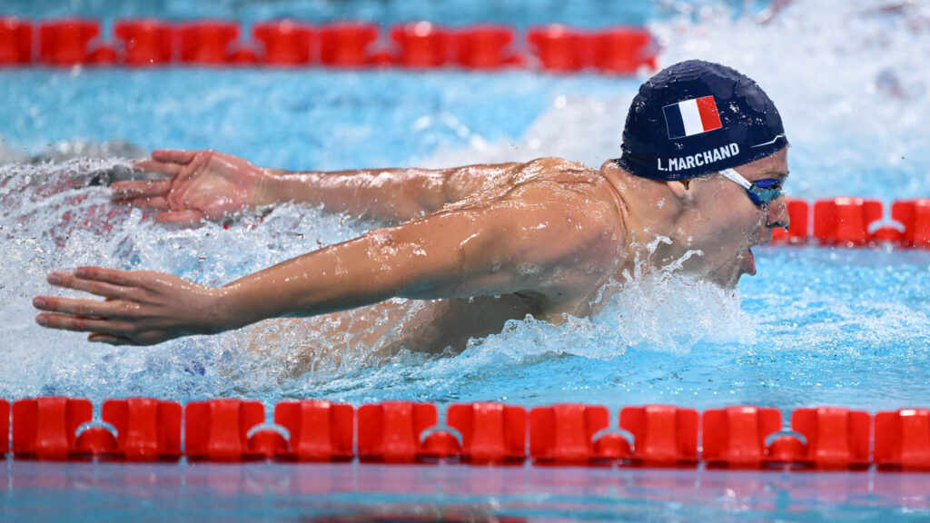 Léon Marchand décroche l’or sur 400 m 4 nages aux JO de Paris, début d’une moisson espérée