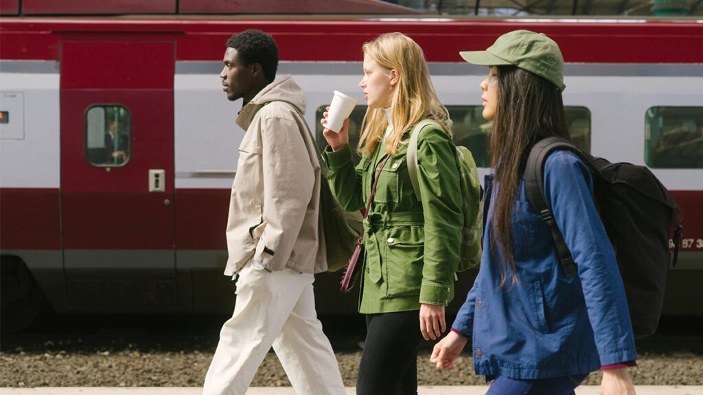 Accablés par le racisme et le coût de la vie, de jeunes Britanniques veulent quitter le Royaume-Uni