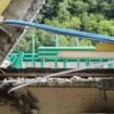 Al menos once muertos y decenas de desaparecidos por el colapso de un puente en China por una riada