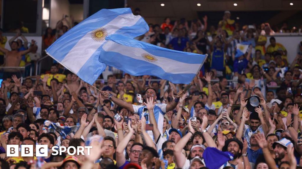 Argentina fans celebrate