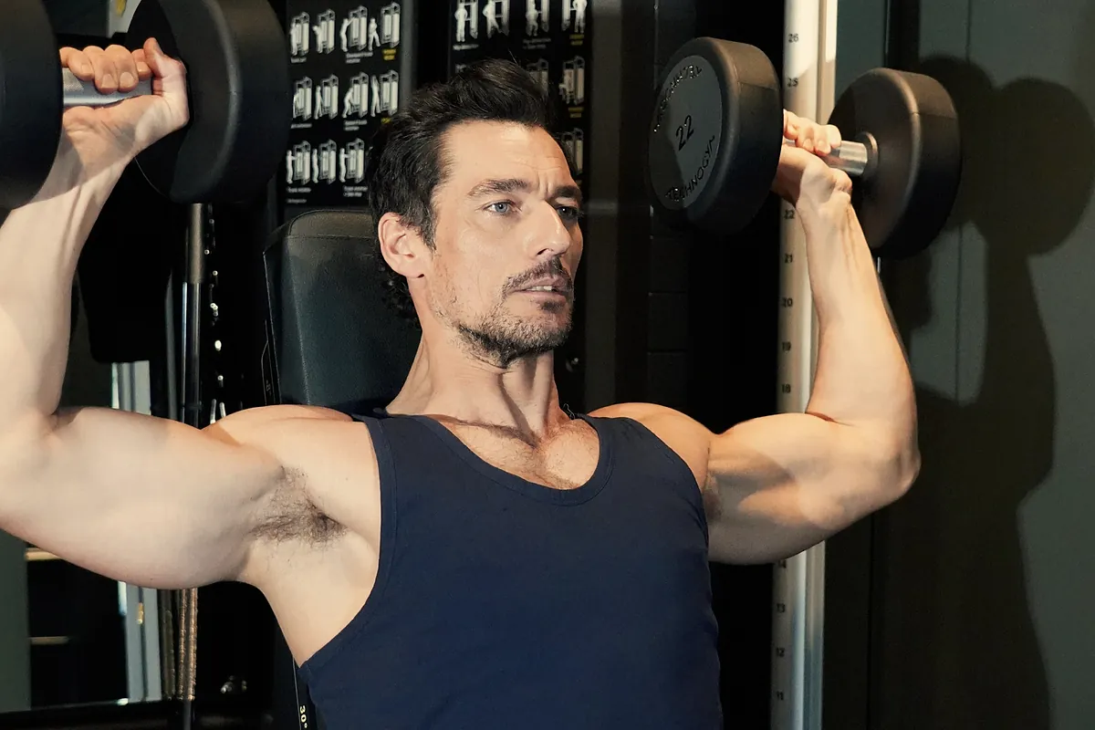 Así es la rutina de entrenamiento de David Gandy, el supermodelo del bañador blanco que hipnotiza con su figura todos los veranos