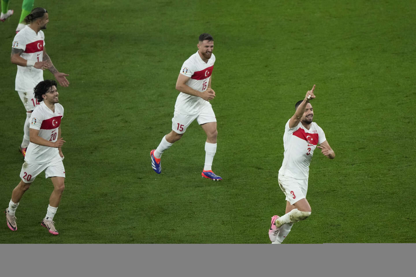 Autriche-Turquie : le résumé de la trépidante qualification des Turcs pour les quarts de finale