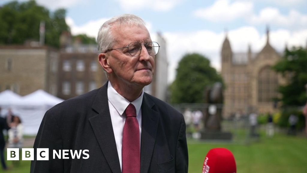 Benn will not put timeline on repeal  of Troubles act