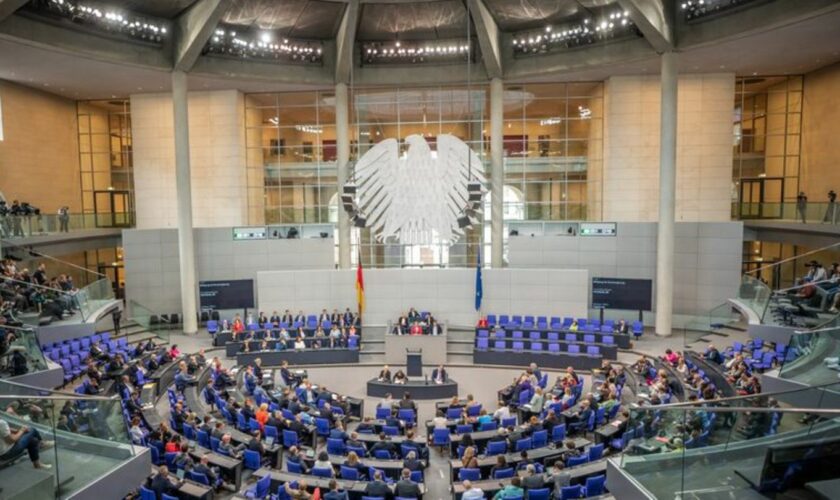 Mit einer Reform des Bundeswahlgesetzes sollte die Größe des Bundestags beschränkt werden. Aber ist sie verfassungskonform? Foto