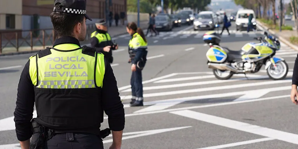 Cinco heridos en una colisión múltiple en la avenida Kansas City de Sevilla