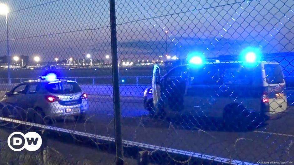 Climate activists block Germany's Frankfurt airport