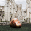 “Clouds Theory” : Laurent Grasso nous emmène dans les nuages à l’abbaye de Jumièges