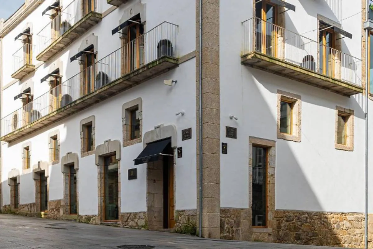 Detenido un hombre por violar a una joven en el baño del Palacio de la Oliva de Vigo tras ser reconocido por conducir un Lamborghini