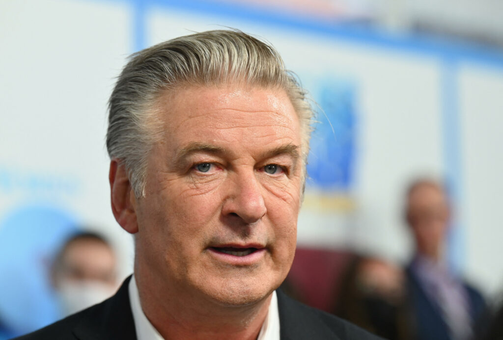 Deux documentaires se penchent sur le tournage de “Rust” et le tir mortel d’Alec Baldwin