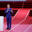Emmanuel Macron tente de renouer le fil avec ses députés