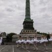 En direct, flamme olympique à Paris : le relais est passé au Bataclan, pour un hommage, avant d’arriver au Louvre dans la soirée