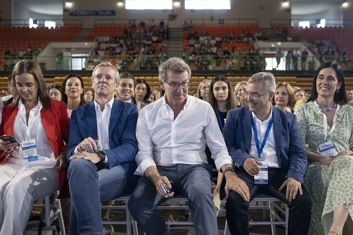 Feijóo abre la puerta del PP a los votantes de Vox descontentos con un partido en el que "sobran todos menos la facción dirigente"