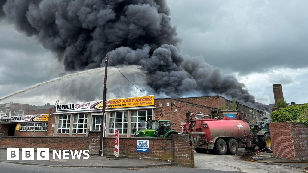 Firefighters tackle major blaze in Newry