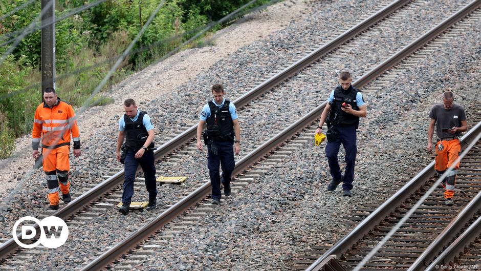 France investigates 'massive attack' on fast train network