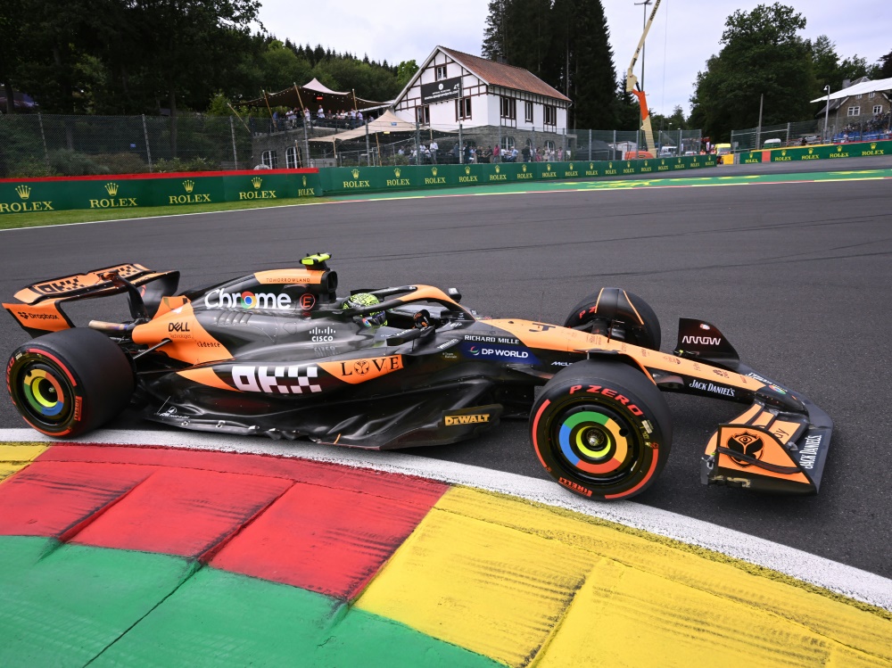 GP de Belgique: Avantage McLaren, Verstappen pénalisé