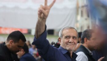 Iran : le réformateur Massoud Pezeshkian crée la surprise en remportant l’élection présidentielle