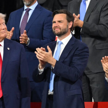 La barbe du colistier de Donald Trump le fait déjà entrer dans l'histoire