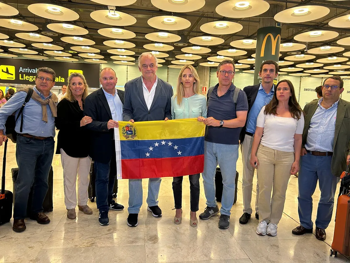 La delegación del PP expulsada de Venezuela dice que el Ministerio de Exteriores "se equivoca poniéndose del lado de Maduro"