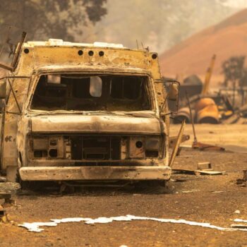 Le nord de la Californie touché par un mégafeu, près de 350 000 hectares ont brûlé