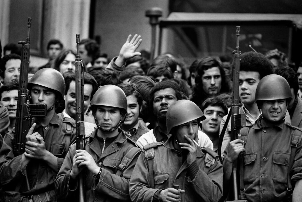 L’œil de la Révolution des Œillets: Le photographe Alfredo Cunha à l’honneur au Luxembourg