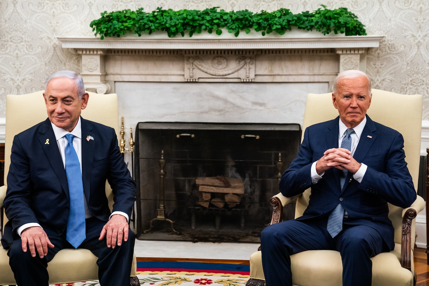 Netanyahu meets with Biden, then with hostage families and Harris