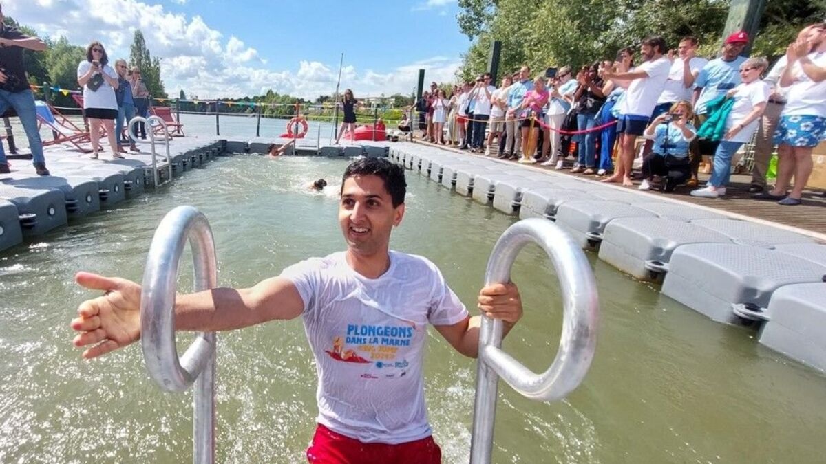 Neuilly-sur-Marne : le maire mouille le maillot pour promouvoir la qualité de l’eau dans la rivière