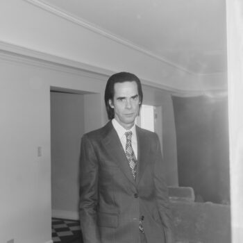 Nick Cave dévoile le très beau “Long Dark Night” avant la sortie de son prochain album