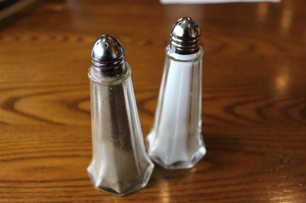 'Proper way' to use salt and pepper shakers is blowing people's minds