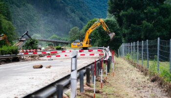 Schweiz: Alpenautobahn A13 schon Freitag wieder offen