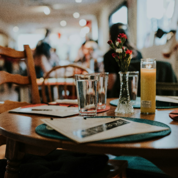 Si vous êtes une femme de moins de 30 ans, vous ne pourrez pas dîner dans ce restaurant