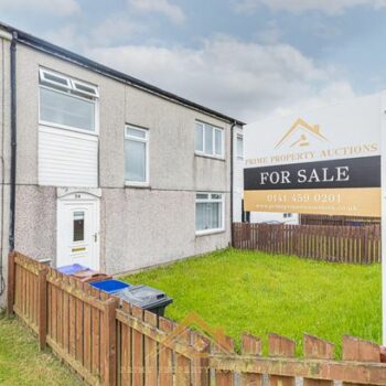 Three bed for sale looks like it was used for 'indoor farming' in shocking pictures