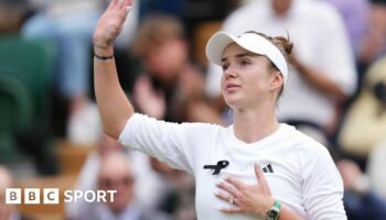Elina Svitolina waves to the Wimbledon crowd