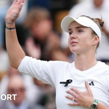 Elina Svitolina waves to the Wimbledon crowd