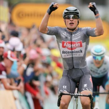 Tour de France: Jasper Philipsen remporte la 13e étape à Pau