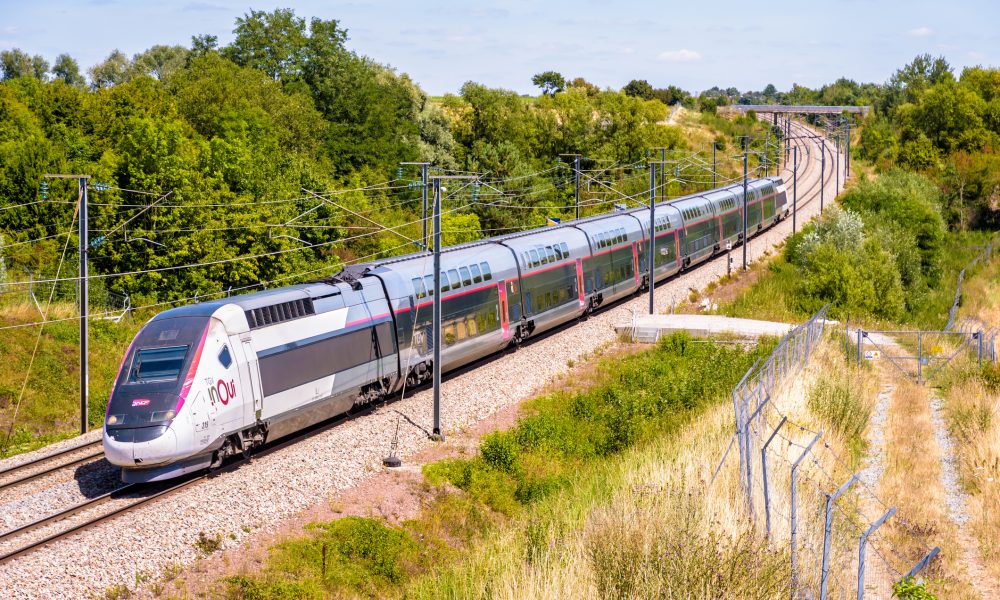 Un TGV stressé d’arriver à l’heure pour son premier jour