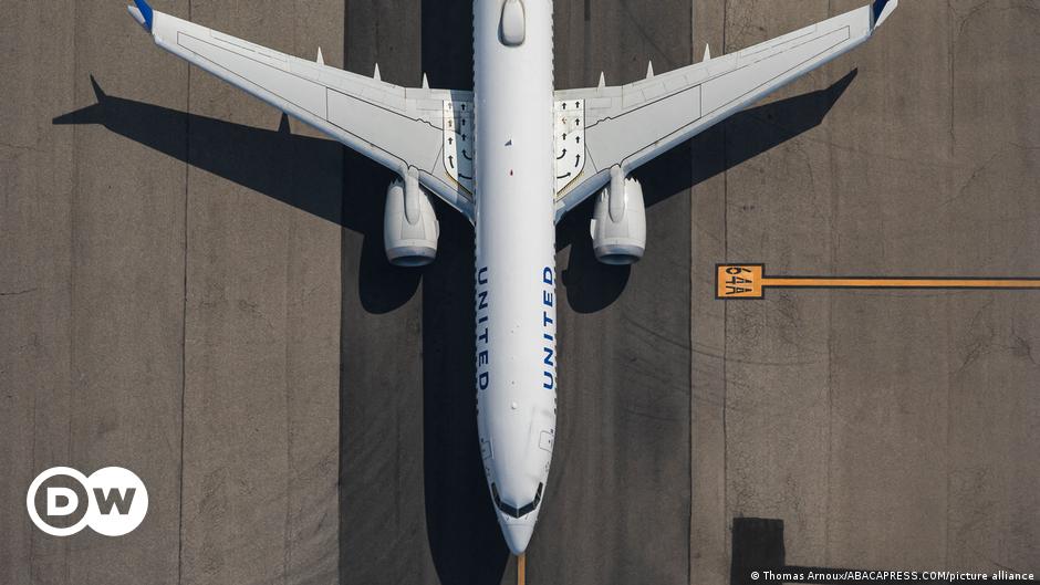 United Airlines Boeing loses wheel shortly after takeoff