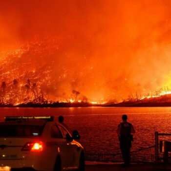 Violent incendie en Californie, des milliers d’habitants fuient le nord de la région