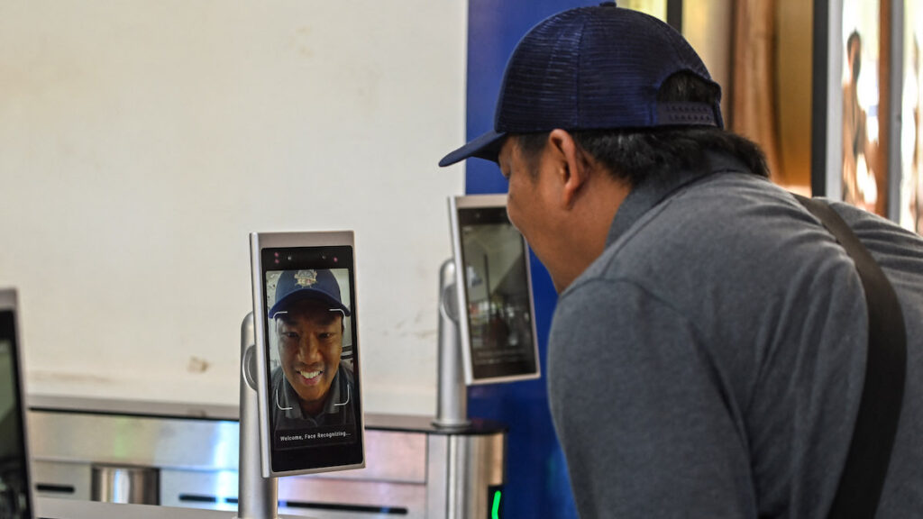 Vous pouvez refuser la reconnaissance faciale à l'aéroport