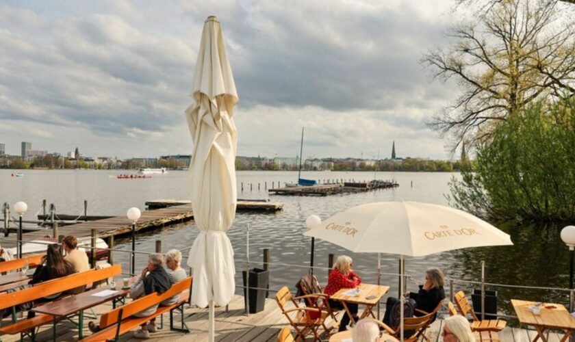 Ein klarer Tag erwartet Hamburg und Schleswig-Holstein. (Archivbild) Foto: Ulrich Perrey/dpa