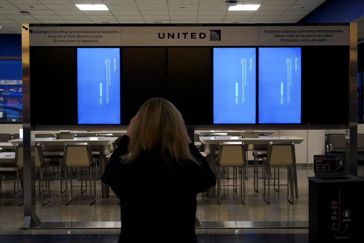 What caused the Windows outages affecting flights, companies around the world