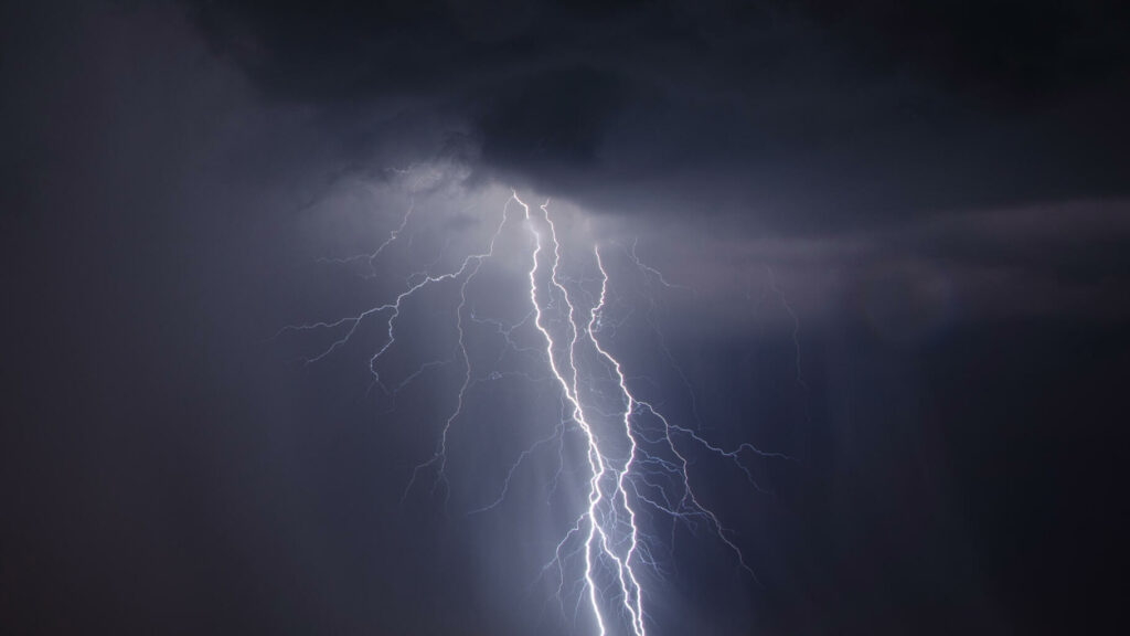 Météo : de violents orages dans l’Eure font d’importants dégâts, la canicule continue au sud