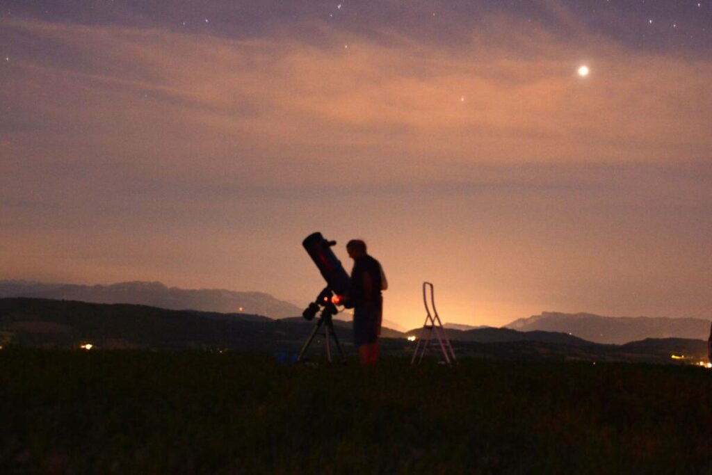 Tous astronomes !« Les gens sont curieux, attentifs. Il y a un effet d’émerveillement »