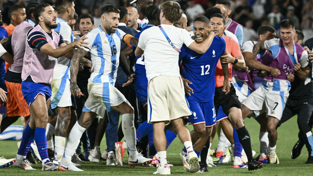 JO Paris 2024 : le match France-Argentine se termine en bagarre générale